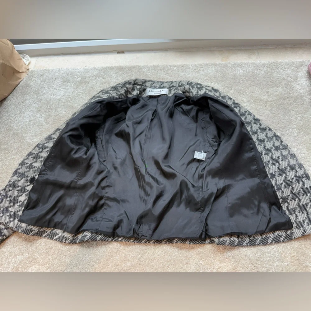 Dior woman jacket sz 2 or 4 wool grey